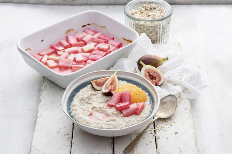 Rhubarb porridge