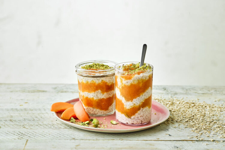 Apricot overnight oats